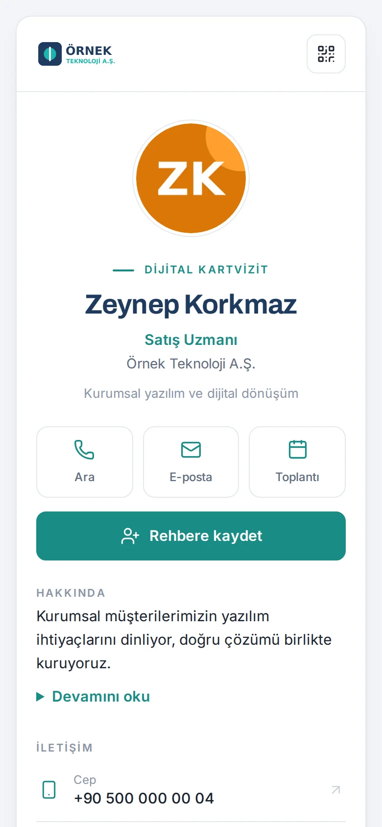 Bir çalışanın telefondaki dijital kartviziti